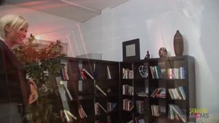 This blonde milf is really freaking addicted to aggressive butt🍑-fucking in her steamy three-some