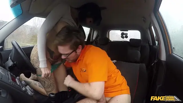 Filled her hole with my load - fake driving lesson