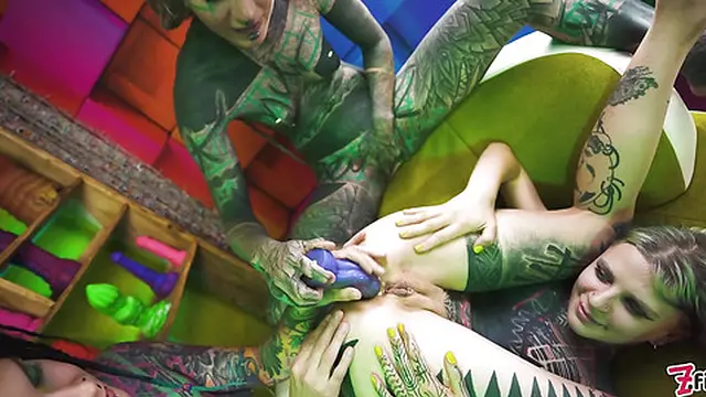 Goth girl takes cum in her ass🍑 from tattooed babes