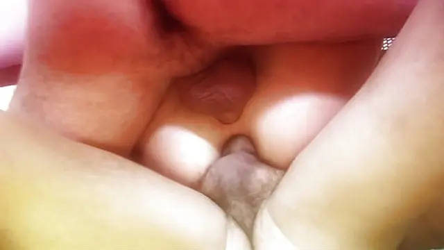 Gabriela Glazer Sinks Deep in Group Play