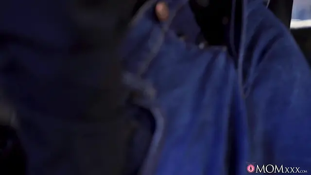 Busty EXPERIENCED LADY cheats with BBC and husband watches