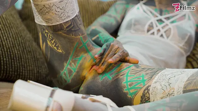 Tattooed and skiny GF fingered to climax